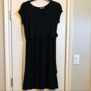 Gap maternity nursing friendly dress